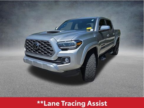 Used 2022 Toyota Tacoma TRD Sport w/ TRD Premium Sport Package AWD/4WD image 11