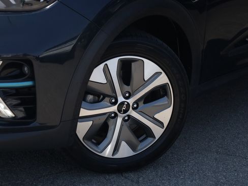Used 2022 Kia Niro EX FWD image 19