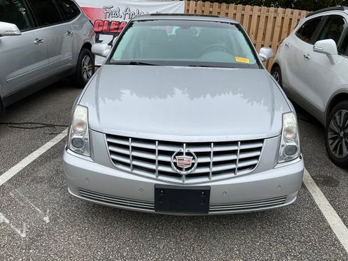 Used 2011 Cadillac DTS Luxury image 2