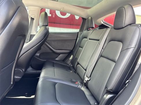 Used 2020 Tesla Model Y Long Range image 22