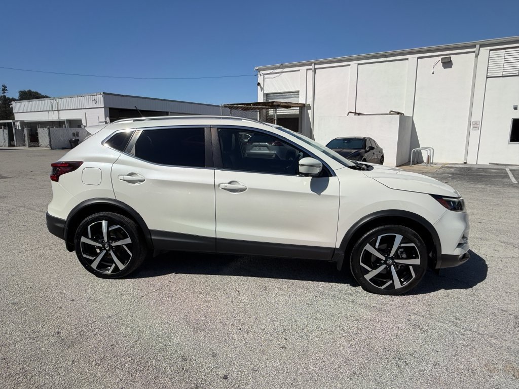 Used 2022 Nissan Rogue Sport SL w/ Premium Package AWD/4WD image 3