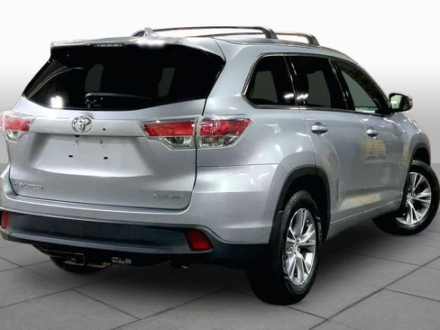 Used 2015 Toyota Highlander XLE AWD/4WD image 13