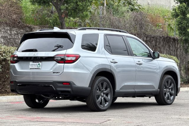 New 2026 Honda Pilot Sport image 4