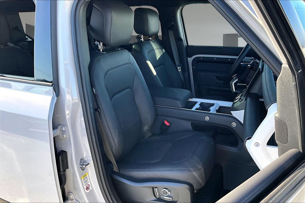 New 2026 Land Rover Defender 130 X-Dynamic SE AWD/4WD image 12