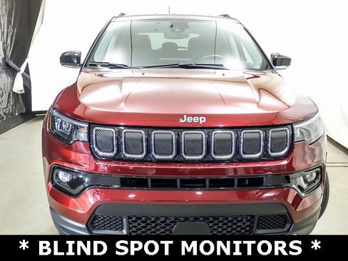 Used 2022 Jeep Compass Limited image 3