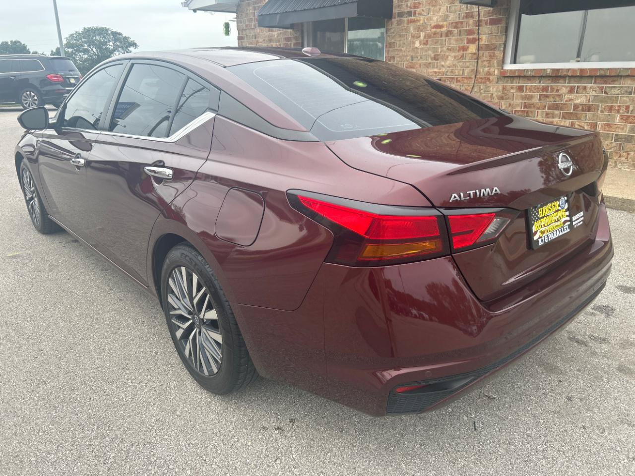 Used 2024 Nissan Altima 2.5 SV FWD image 9