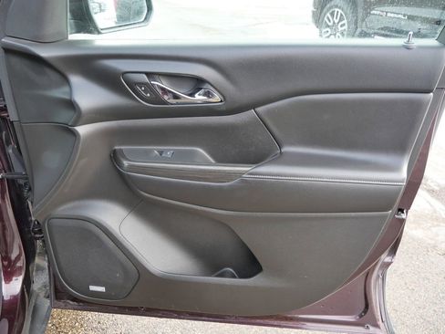 Used 2017 GMC Acadia SLT image 13