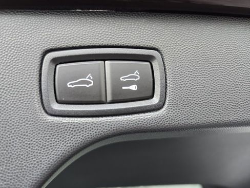 Used 2024 Porsche Macan Turbo Electric image 53