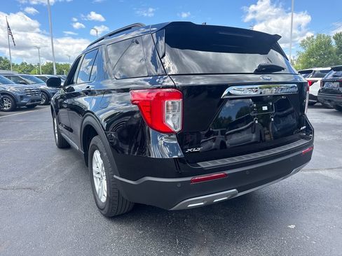 Used 2023 Ford Explorer XLT w/ Equipment Group 202A AWD/4WD image 10