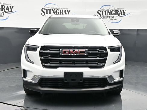 Used 2025 GMC Acadia Elevation FWD image 2