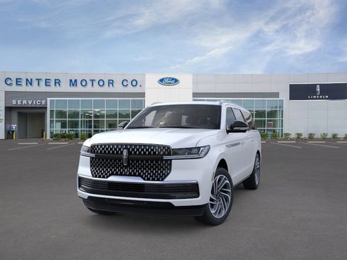 New 2025 Lincoln Navigator L Reserve image 2