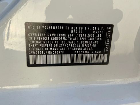 Used 2021 Volkswagen Jetta SE image 32