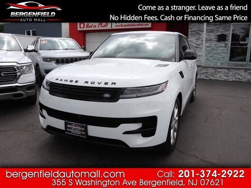Used 2025 Land Rover Range Rover Sport SE AWD/4WD image 1