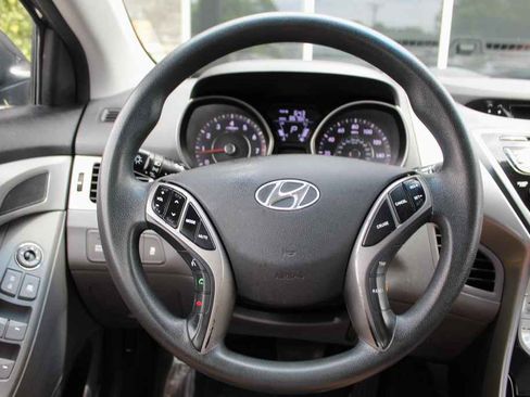 Used 2013 Hyundai Elantra GLS w/ Preferred Pkg FWD image 15