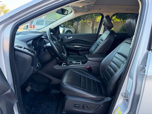 Used 2018 Ford Escape Titanium image 19