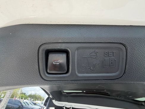 Used 2021 Ford Expedition Max Platinum RWD image 17