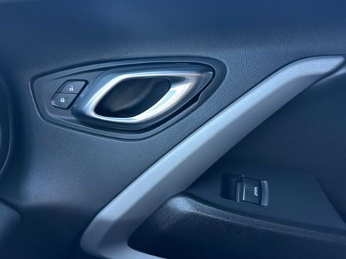 Used 2023 Chevrolet Camaro LT w/ Technology Package image 29