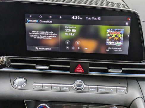 Certified 2025 Hyundai Elantra SEL image 16