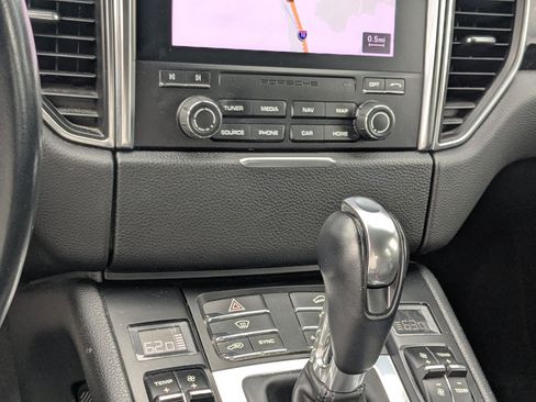 Used 2017 Porsche Macan S image 18