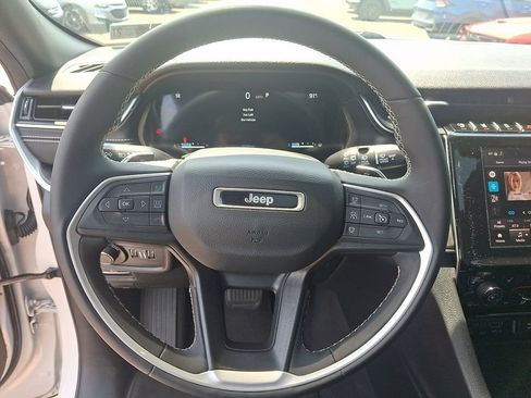 Used 2023 Jeep Grand Cherokee L Laredo AWD/4WD image 20
