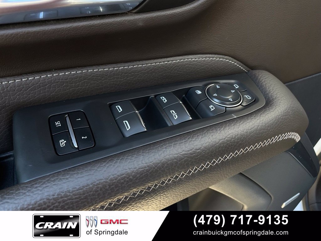 Used 2023 GMC Yukon Denali AWD/4WD image 11