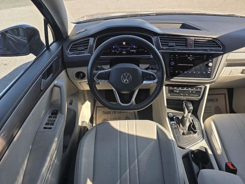 Used 2024 Volkswagen Tiguan SE image 23