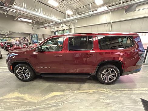 Used 2024 Jeep Wagoneer L Series II w/ Flexible Seating Group AWD/4WD image 37