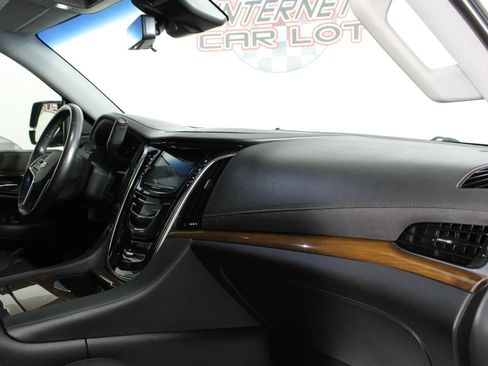 Used 2020 Cadillac Escalade ESV Luxury AWD/4WD image 12