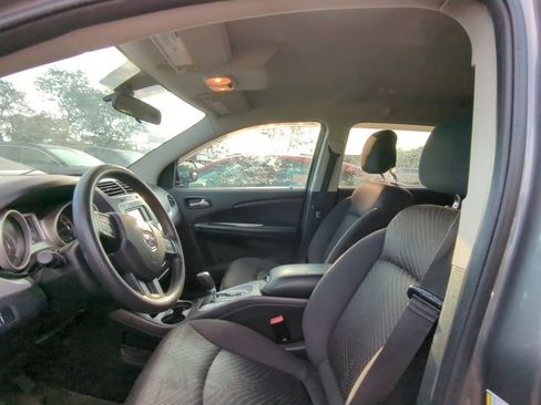 Used 2012 Dodge Journey SXT FWD image 6