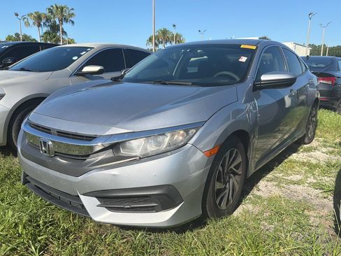 Used 2017 Honda Civic EX image 3