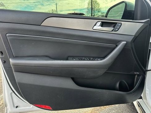 Used 2015 Hyundai Sonata Sport 2.0T w/ Option Group 07 image 14