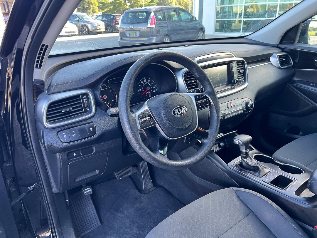 Used 2020 Kia Sorento LX FWD image 17