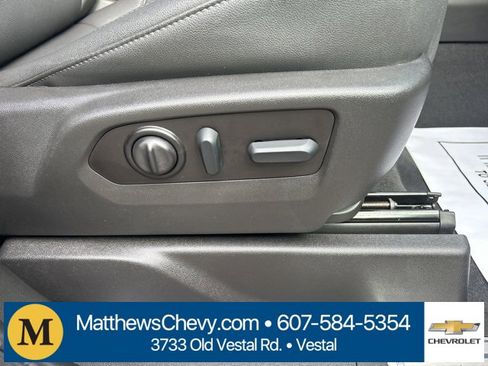 Used 2022 Chevrolet Silverado 1500 LTZ image 8