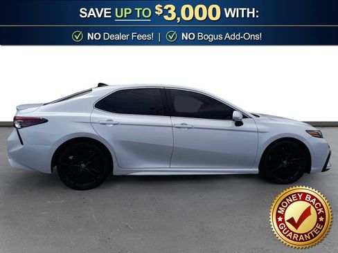 Used 2021 Toyota Camry XSE FWD image 8