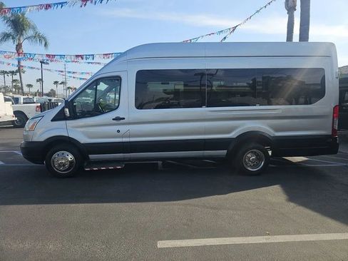 Used 2016 Ford Transit 350 XLT RWD image 4