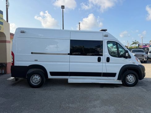 Used 2022 RAM ProMaster 2500 FWD image 12
