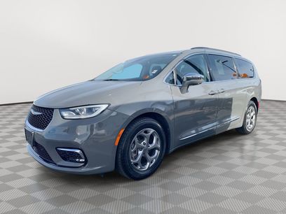 Used 2022 Chrysler Pacifica Limited