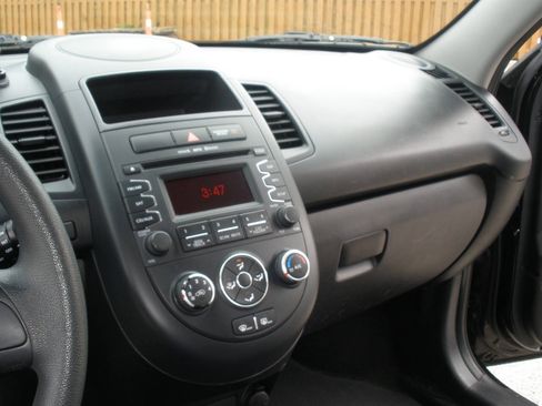 Used 2013 Kia Soul FWD image 35