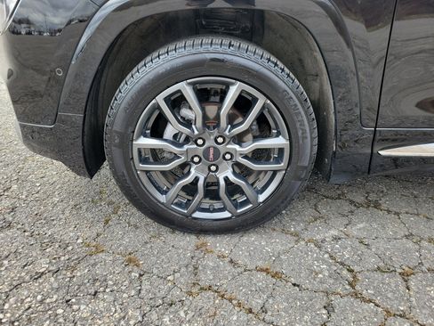 Used 2023 GMC Terrain Denali w/ Black Diamond Edition image 12