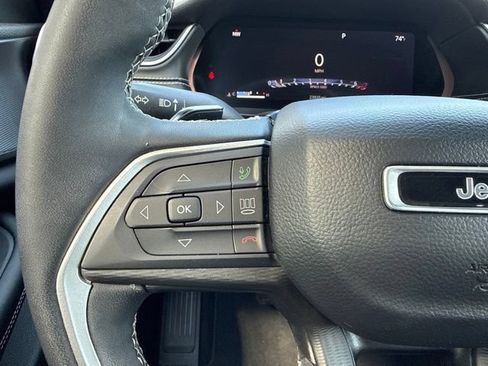 Used 2023 Jeep Grand Cherokee Altitude AWD/4WD image 18