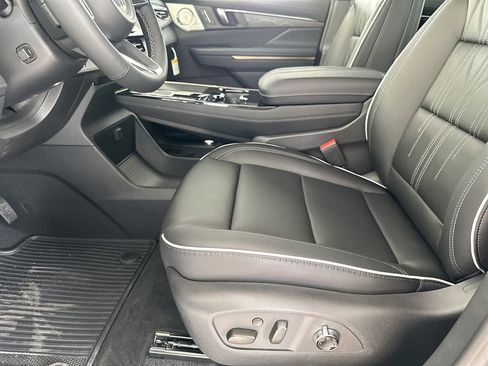 New 2026 Buick Enclave Avenir w/ Super Cruise Package FWD image 14