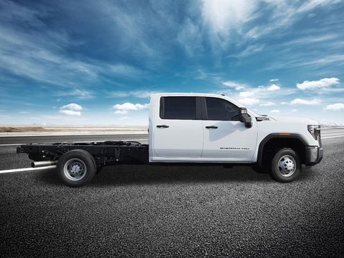New 2026 GMC Sierra 3500 Pro w/ Convenience Package AWD/4WD image 17