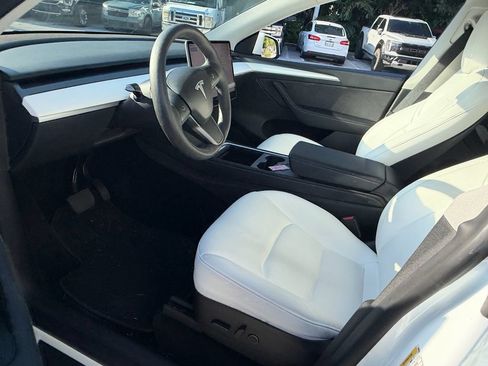 Used 2023 Tesla Model Y Long Range AWD/4WD image 10
