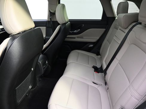 New 2025 Lincoln Corsair AWD w/ Equipment Group 101A image 21