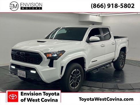 Used 2024 Toyota Tacoma TRD Sport w/ TRD Sport Upgrade Package image 1