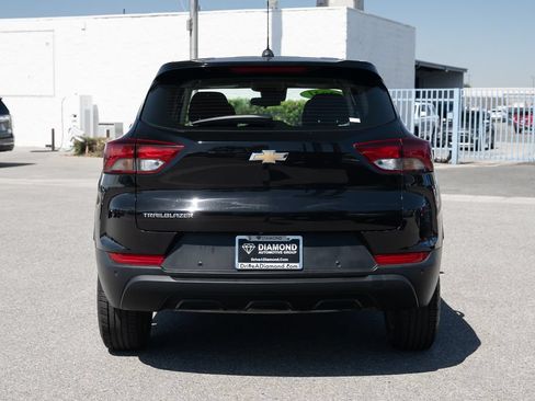 Used 2021 Chevrolet TrailBlazer LS FWD image 5