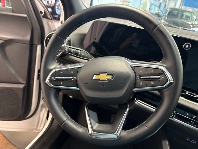 Used 2025 Chevrolet Equinox LT AWD/4WD image 14