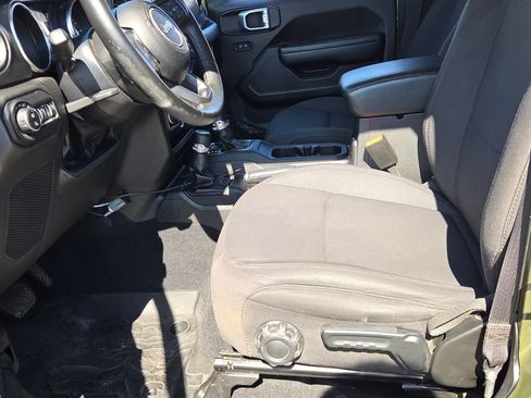 Used 2022 Jeep Gladiator Sport AWD/4WD image 4