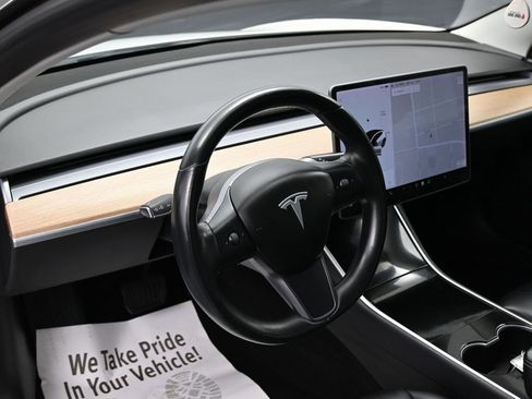 Used 2018 Tesla Model 3 Long Range image 16