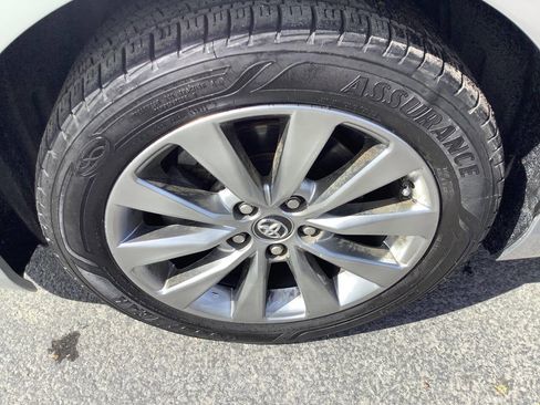 Used 2017 Toyota Camry XLE FWD image 22